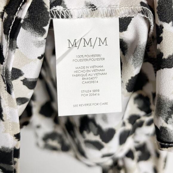 Cabi Medium White Black Gray Rosette Blouse Long Sleeve Print V Neck Wrap #5898 - Picture 9 of 10